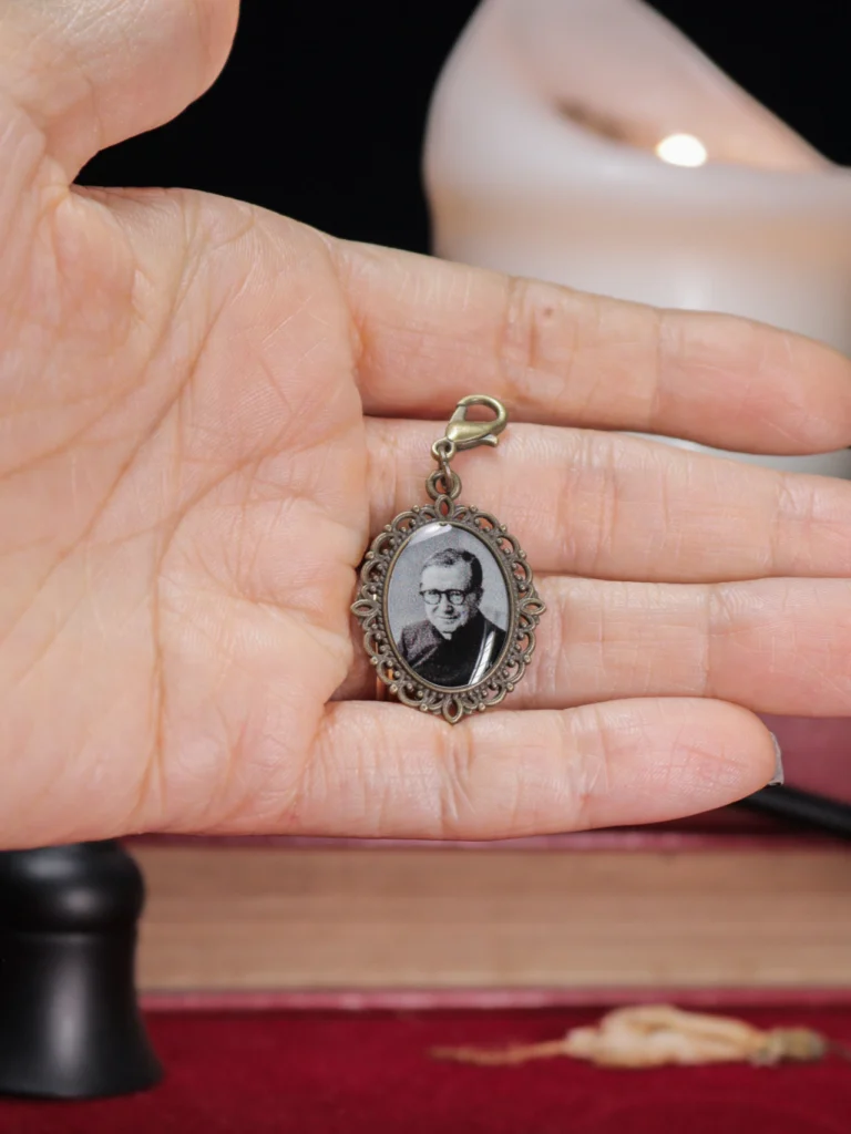 Medalha São Josemaria Escrivá